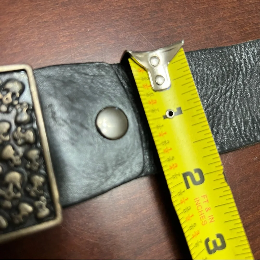Dei Giovani luxury belt genuine Italian leather distressed skull buckle  EUC